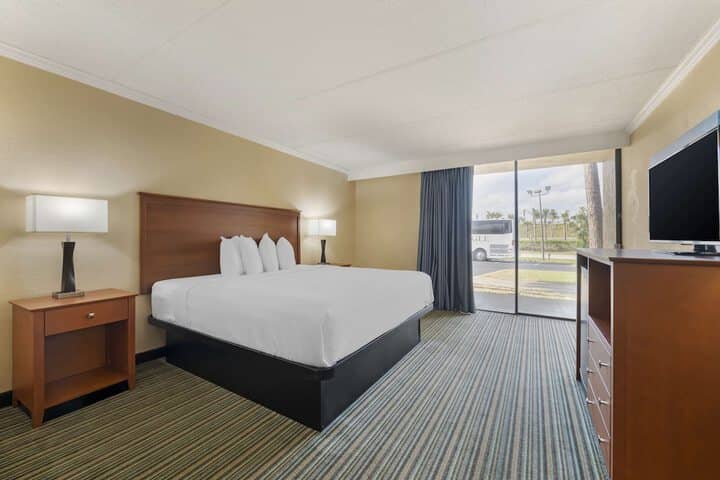 Room 8 of 23
