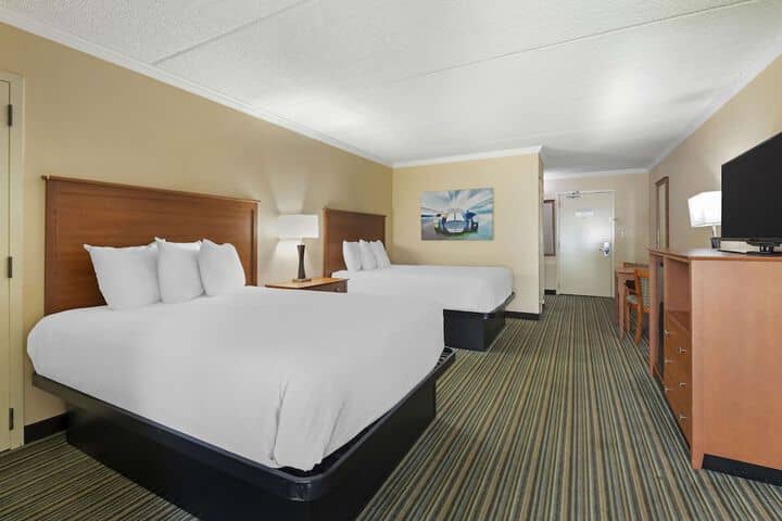 Room 6 of 23