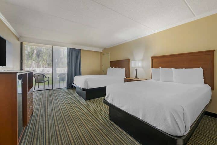 Room 4 of 23