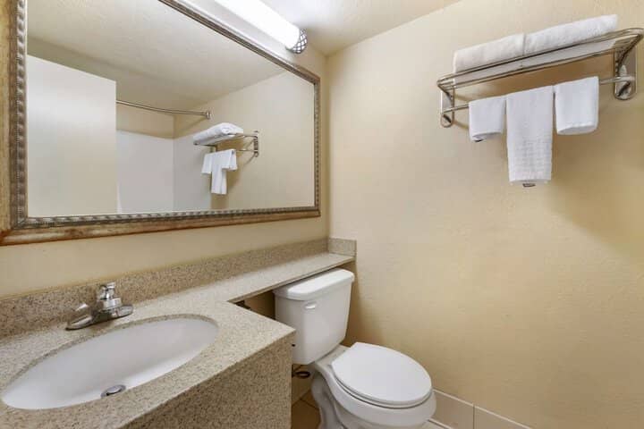 Room 13 of 23